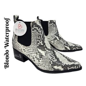 Blondo Emelia Waterproof Boots Sz 7M Snake Skin Embossed Cowgirl Inspired Casual